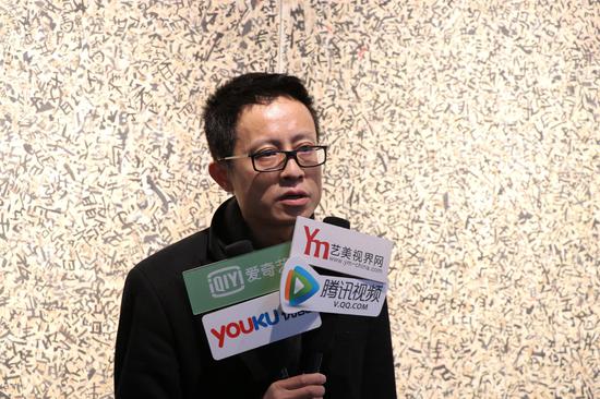 媒体采访批评家杭春晓